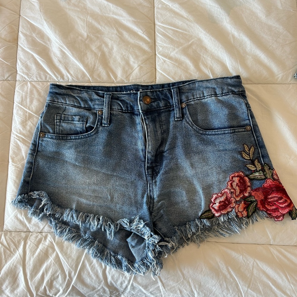 Mossimo shorts with flower decal